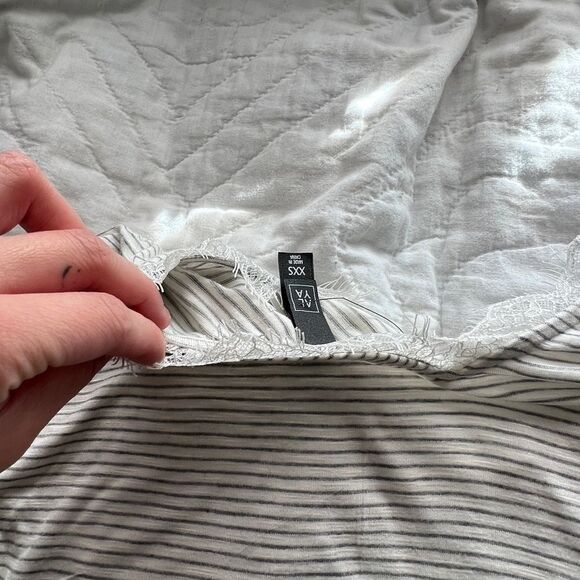 Francesca’s Nickie Lace Trim Striped Top Color Ivory & Grey Striped size XXS - Picture 10 of 13